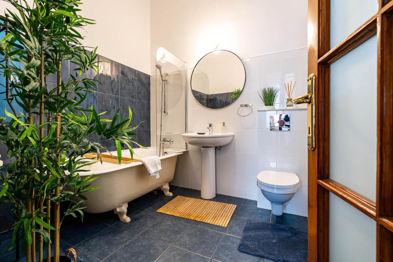 Appartamento 2Br Blue Cloud In The Centre Bucarest Esterno foto