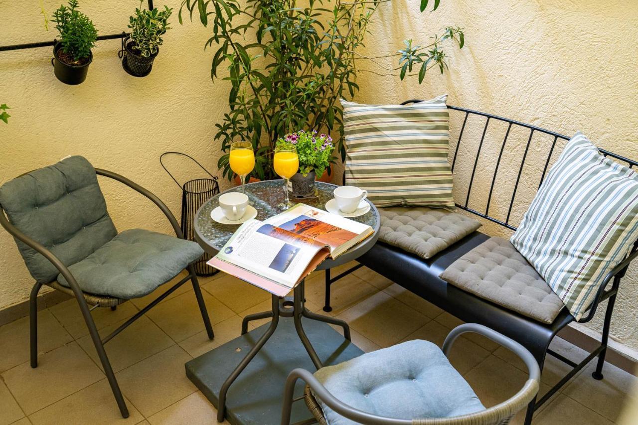 Appartamento 2Br Blue Cloud In The Centre Bucarest Esterno foto