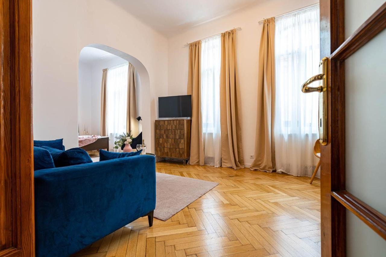 Appartamento 2Br Blue Cloud In The Centre Bucarest Esterno foto